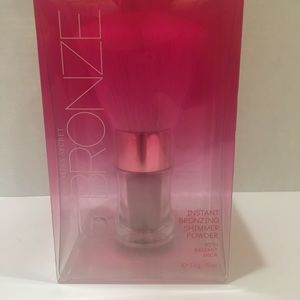 Victoria secret bronzer giant brush